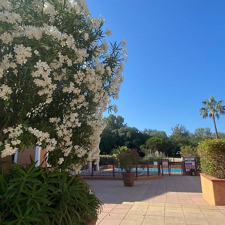2 Bedrooms, 15 Min Walk To Beach, Ac, Pool & Fiber Internet In A Quiet, Private Gated Domain 5Kms To St Tropez Cogolin Luaran gambar