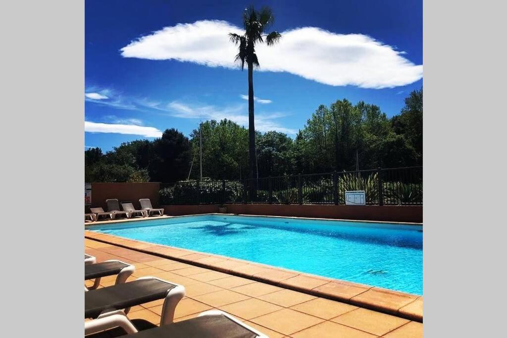 2 Bedrooms, 15 Min Walk To Beach, Ac, Pool & Fiber Internet In A Quiet, Private Gated Domain 5Kms To St Tropez Cogolin Luaran gambar