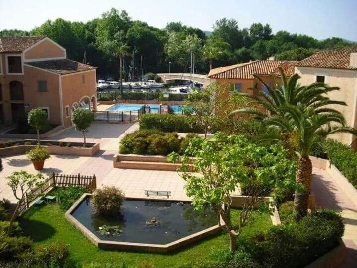 2 Bedrooms, 15 Min Walk To Beach, Ac, Pool & Fiber Internet In A Quiet, Private Gated Domain 5Kms To St Tropez Cogolin Luaran gambar